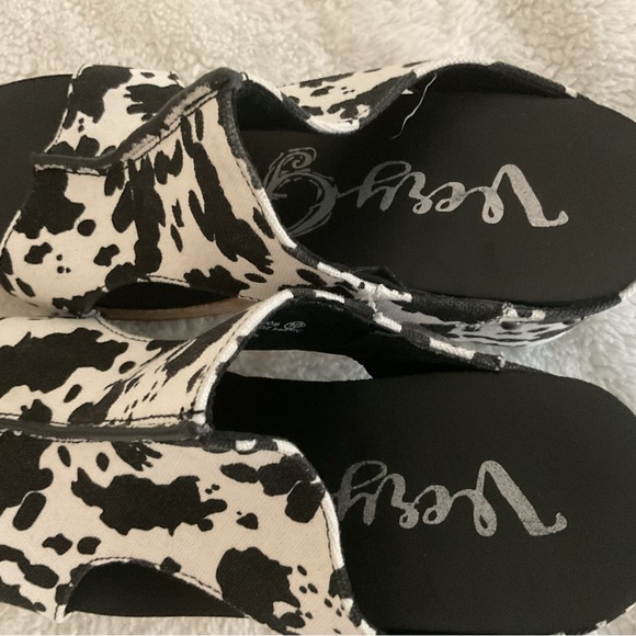 Black and White Women's Sandals - Picture 2 of 6